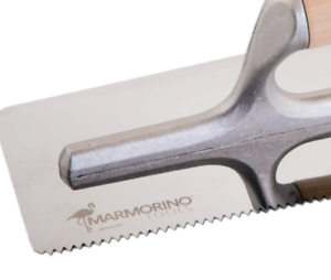 Кельма стальная с зубцами с 1 стороны Marmorino Tools (3M) 21179 (240×100х0,6).